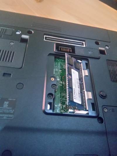 Remove ram from laptop